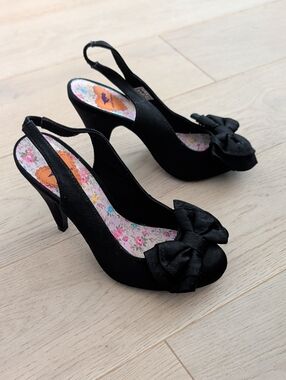Retro style black Satin rounded toe bow sling backs